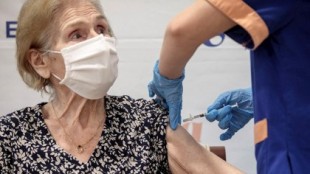 Los contagios se desploman un 95% en las residencias tras un año de pandemia gracias a la vacuna
