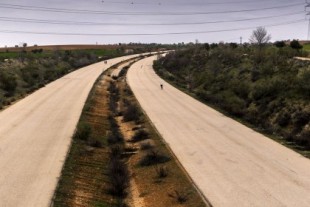 Madrid prepara 63 millones para pagar una autopista por la que no puede circular ningún vehículo
