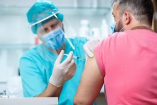 Sanidad confirma que, hasta ahora, no se ha detectado ninguna reacción adversa desconocida con las vacunas Covid-19