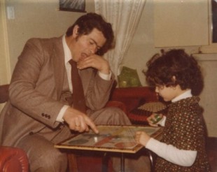 Un recorrido por la España de los años 70 y 80, a través de 50 fotos de padres