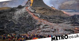 Volcán de Islandia atrae a multitud de curiosos con uno de ellos logrando filmarlo con un dron