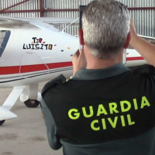 Un Guardia Civil invade la pista de aterrizaje y pone en peligro a un alumno piloto
