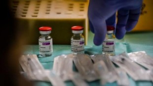 EE.UU. pone en duda la vacuna de AstraZeneca por datos "desactualizados" de su ensayo