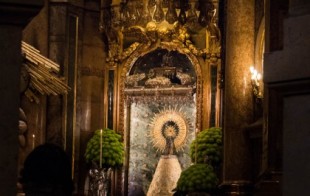 La Virgen del Pilar prefiere ahora ser francesa para poder viajar a Madrid
