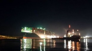 Las autoridades egipcias logran desbloquear el Canal de Suez tras múltiples tentativas