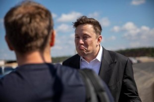 Tesla está a punto de colisionar con el mayor sindicato de Alemania y es probable que ninguno dé marcha atras