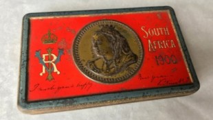 Hallan intacta una tableta de chocolate encargada por la reina Victoria de hace 121 años