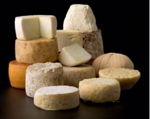 El Principado publica un catálogo que recoge los 329 quesos que se elaboran en Asturias