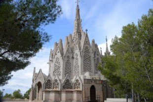 La otra Sagrada Familia, un tesoro modernista cuyo costoso mantenimiento supone “un dolor de cabeza”