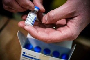 Estados Unidos frena la vacunación con Janssen tras varios casos de coágulos tras la administración