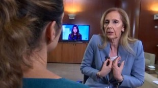 Carmen Sastre, consejera de RTVE, señala a un periodista de la cadena por su "mirada" a Rocío Monasterio