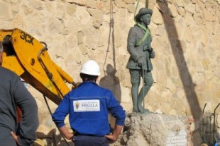 El juzgado rechaza el recurso de la Fundación Franco y deniega reponer la estatua del dictador en Melilla