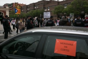 Una contramanifestación impide los cortes diarios de la ANC en la Meridiana de Barcelona