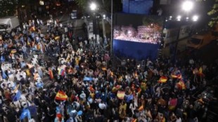La respuesta de un policía sobre la fiesta en Génova: "Es imposible denunciar a tanta gente"