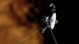 En el vacío del espacio, la Voyager 1 detecta un 'zumbido' de plasma (ENG)