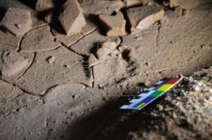 Hallan en una cueva cántabra huellas de pies de niños de hace 16.500 años
