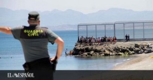 España moviliza al Ejército en Ceuta tras la entrada de más de 5.000 marroquíes en 24 horas