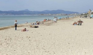 Petición pide la prohibición de fumar en todas las playas españolas