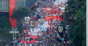 Brasil se levanta contra Bolsonaro con marchas en todo el país
