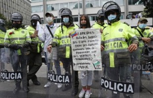 Prosigue la represión en Colombia: Duque impone régimen militar a una cuarta parte de la población