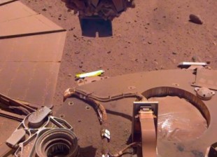 Ingenioso sistema antipolvo funciona con la misión Insight en Marte