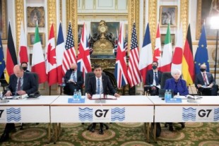 Los ministros de finanzas del G7 acuerdan un impuesto mínimo global de al menos el 15% (Inglés)