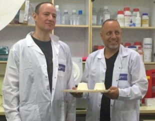 Científicos israelíes desarrollan leche de vaca "de laboratorio" mediante levaduras transgénicas