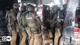 [ENG] Una unidad de la policía de Frankfurt va a ser desmontada debido a unos chats de extrema derecha