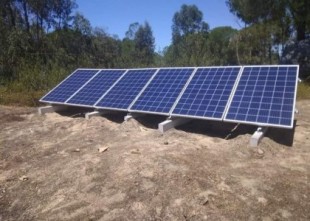 El alcalde de Lucena del Puerto (Huelva) ordena retirar las placas solares donadas a un asentamiento chabolista