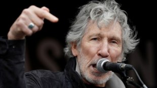 "Quieren matar a Assange porque dijo la verdad": Roger Waters