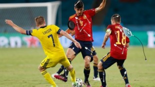 Los jugadores de la Selección Española fueron incapaces de ganar porque se les pegaban tenedores y cucharas en los brazos