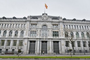 El Banco de España paga casi un millón de euros por los apartamentos de verano de sus empleados