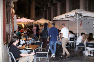 Los hosteleros de Almería se topan con una pesadilla: “No hay camareros”