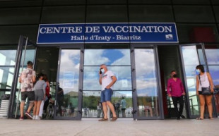 Biarritz cierra el "coladero" de vacunación de jóvenes guipuzcoanos