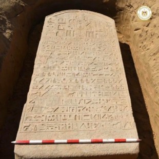Un agricultor en Egipto encuentra fortuitamente una estela con jeroglíficos de 2.500 años
