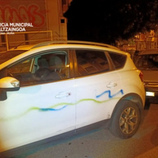 «Pillados» madre e hijo realizando pintadas en una veintena de coches en Pamplona