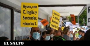 Escrache al centro de vacunación de El Corte Inglés en Madrid