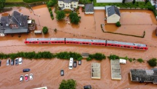 Más de 100 muertos, 1.300 desaparecidos y casas destruidas: las fuertes tormentas siguen causando estragos en el oeste de Alemania - RT