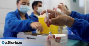 España supera las 50 millones de dosis y vacuna a mejor ritmo que la media de la UE sin recurrir a los pinchazos obligatorios