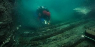 Descubren en la ciudad sumergida de Heraclion los restos de un barco y un cementerio griego