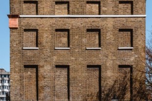 Hace siglos existió un impuesto a las ventanas. Estos son los restos arquitectónicos de una ley calamitosa