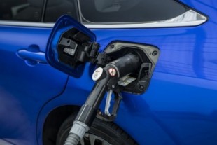 Vía libre al coche de hidrógeno: la Unión Europea exigirá un surtidor cada 150 kilómetros