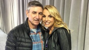 Padre de Britney Spears acepta dejar la tutela de su hija