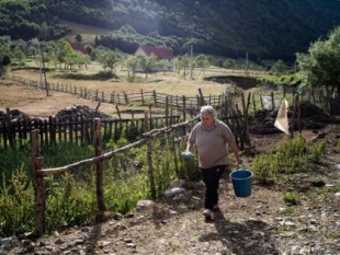 Las ‘vírgenes juradas’ de Albania desaparecen conforme las jóvenes ganan más libertad