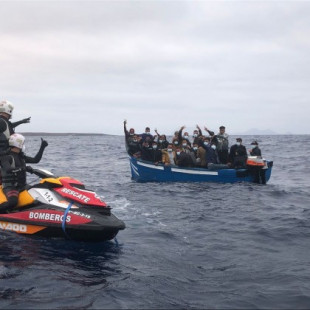 Mueren por inanición 47 personas en una patera que se dirigía a Canarias