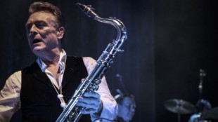 Muere el saxofonista británico Brian Travers, miembro fundador de UB40