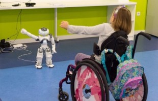 Hospital Nacional de Parapléjicos ensaya con robótica para mejorar la rehabilitación