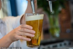 La escasez de cerveza en el Reino Unido podría durar hasta final de Septiembre. Establecimientos tienen que echar el cierre por quedarse sin la preciada bebida espirituosa [ENG]