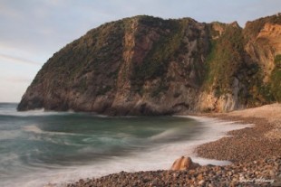 ¿Cómo convertir la playa de tu infancia en una fosa séptica?