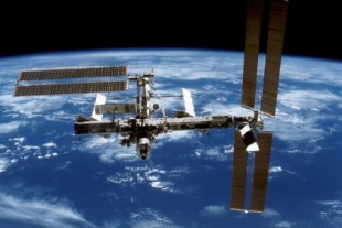 La Estación Espacial Internacional se está agrietando: encuentran fisuras en uno de sus módulos que “comenzarán a propagarse”